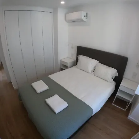 Lisbon, Renovated T2 Near Rossio 아파트 리스본
