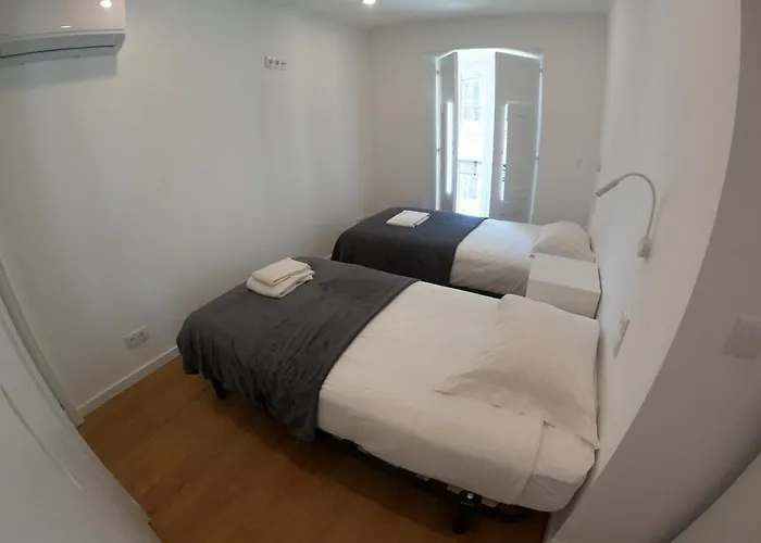 Lisbon, Renovated T2 Near Rossio * Lisboa