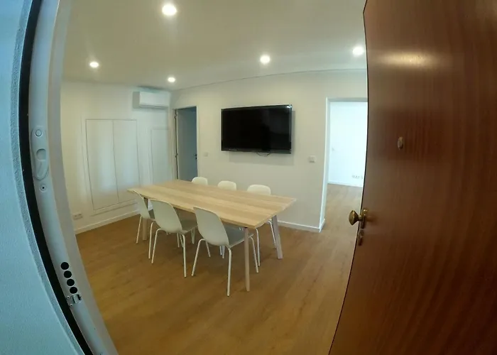 Lisbon, Renovated T2 Near Rossio