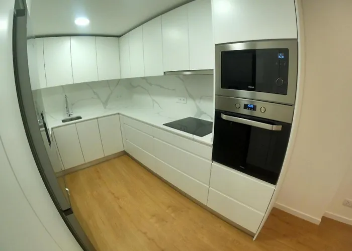 Lisbon, Renovated T2 Near Rossio