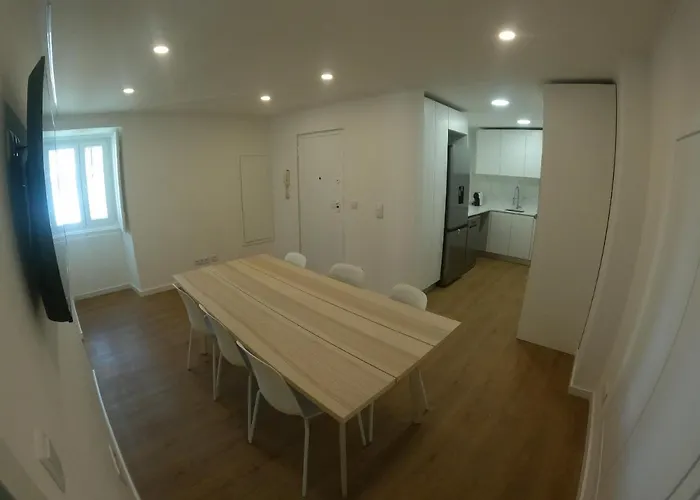 Lisbon, Renovated T2 Near Rossio Διαμέρισμα *