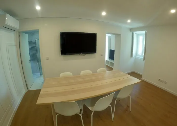 Lisbon, Renovated T2 Near Rossio Lisboa