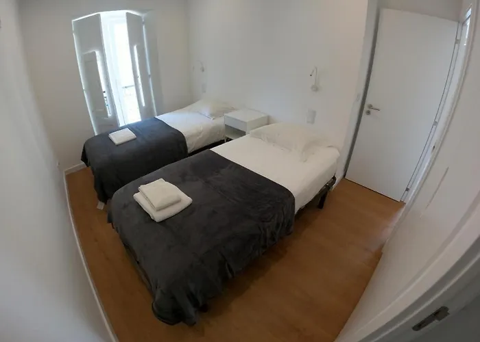 Lisbon, Renovated T2 Near Rossio