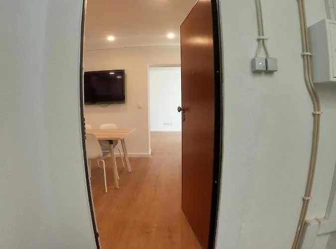 Lisbon, Renovated T2 Near Rossio * Lisboa