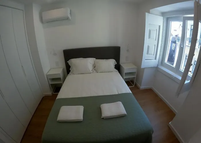 Lisbon, Renovated T2 Near Rossio 아파트 리스본