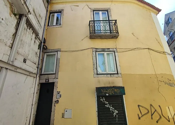 Lisbon, Renovated T2 Near Rossio 리스본